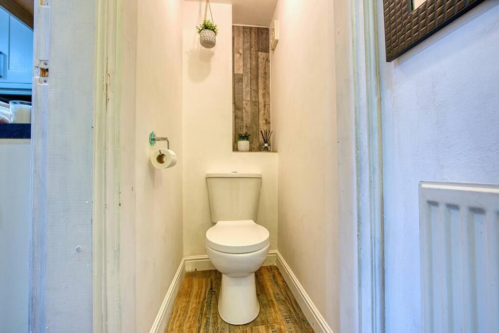 Delightful Two-Bedroom Cottage In The Heart Of بيكويل المظهر الخارجي الصورة